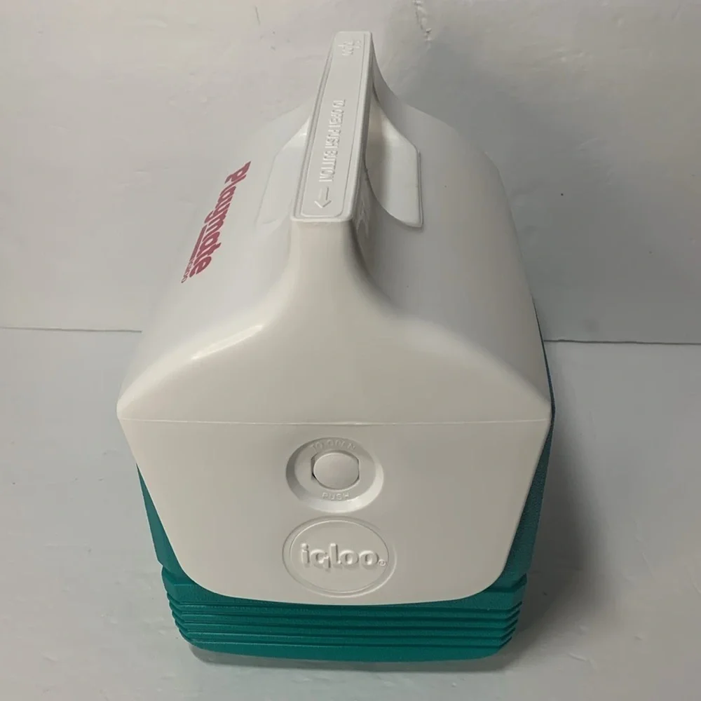 Igloo 50th Anniversary Playmate Cooler 4 Quarts NWT